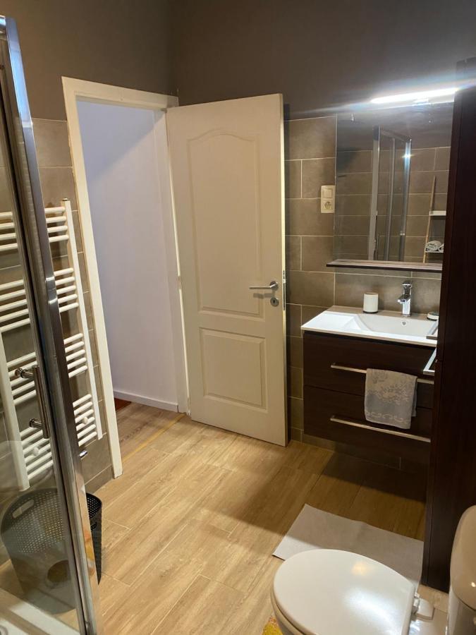 Superbe Appartement Charleroi Esterno foto