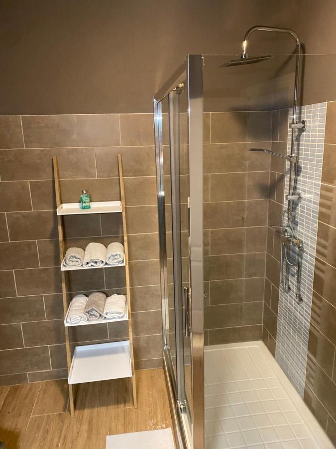 Superbe Appartement Charleroi Esterno foto
