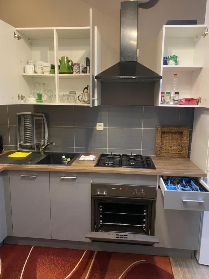 Superbe Appartement Charleroi Esterno foto