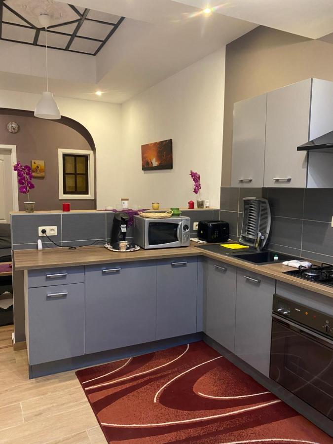 Superbe Appartement Charleroi Esterno foto