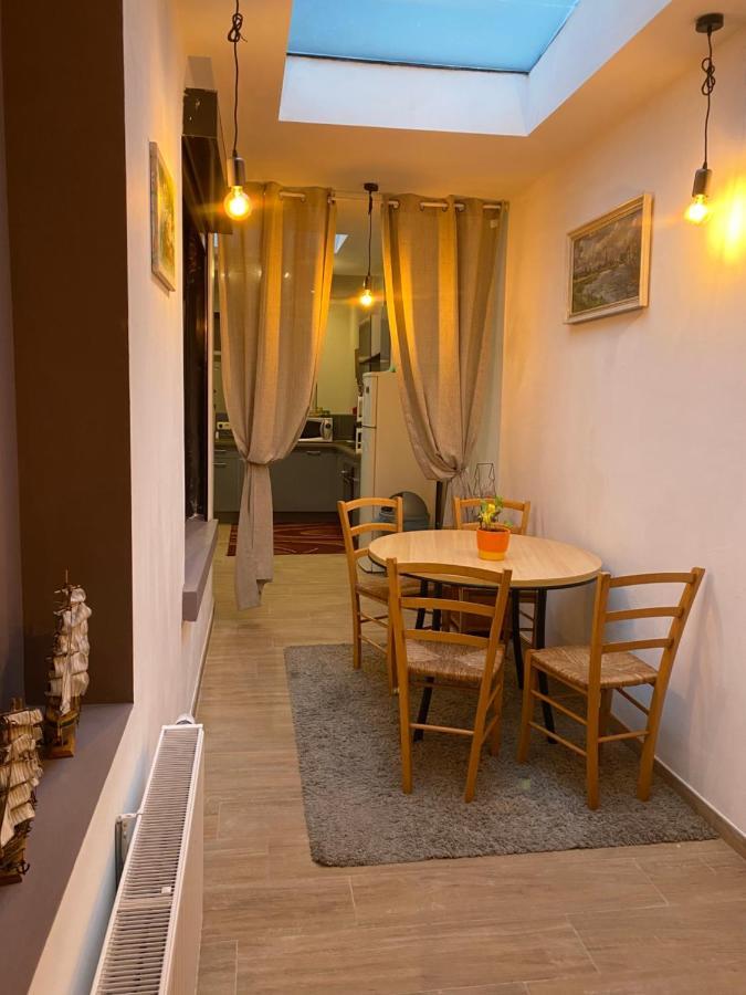 Superbe Appartement Charleroi Esterno foto