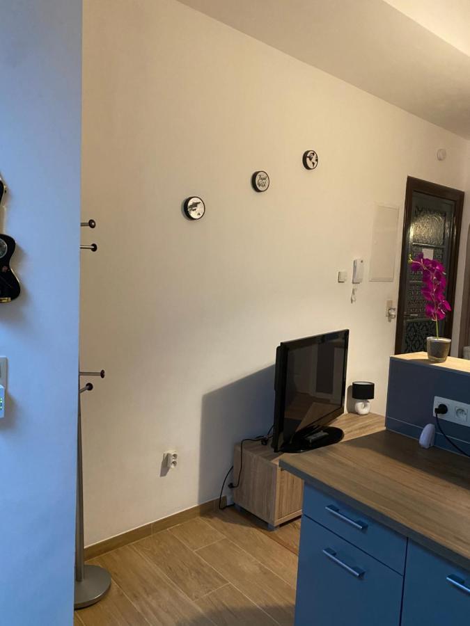 Superbe Appartement Charleroi Esterno foto