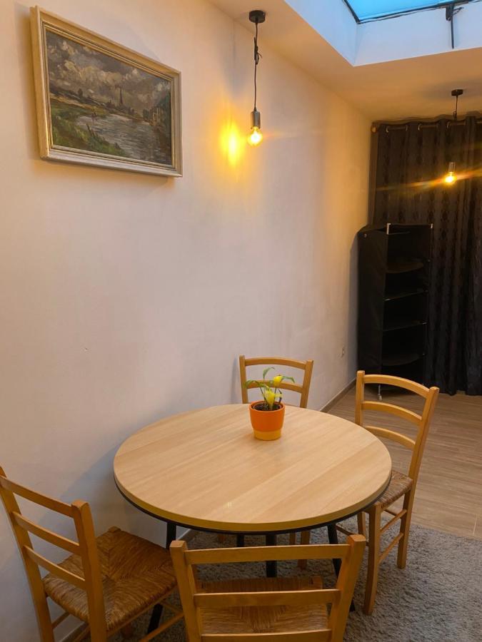 Superbe Appartement Charleroi Esterno foto